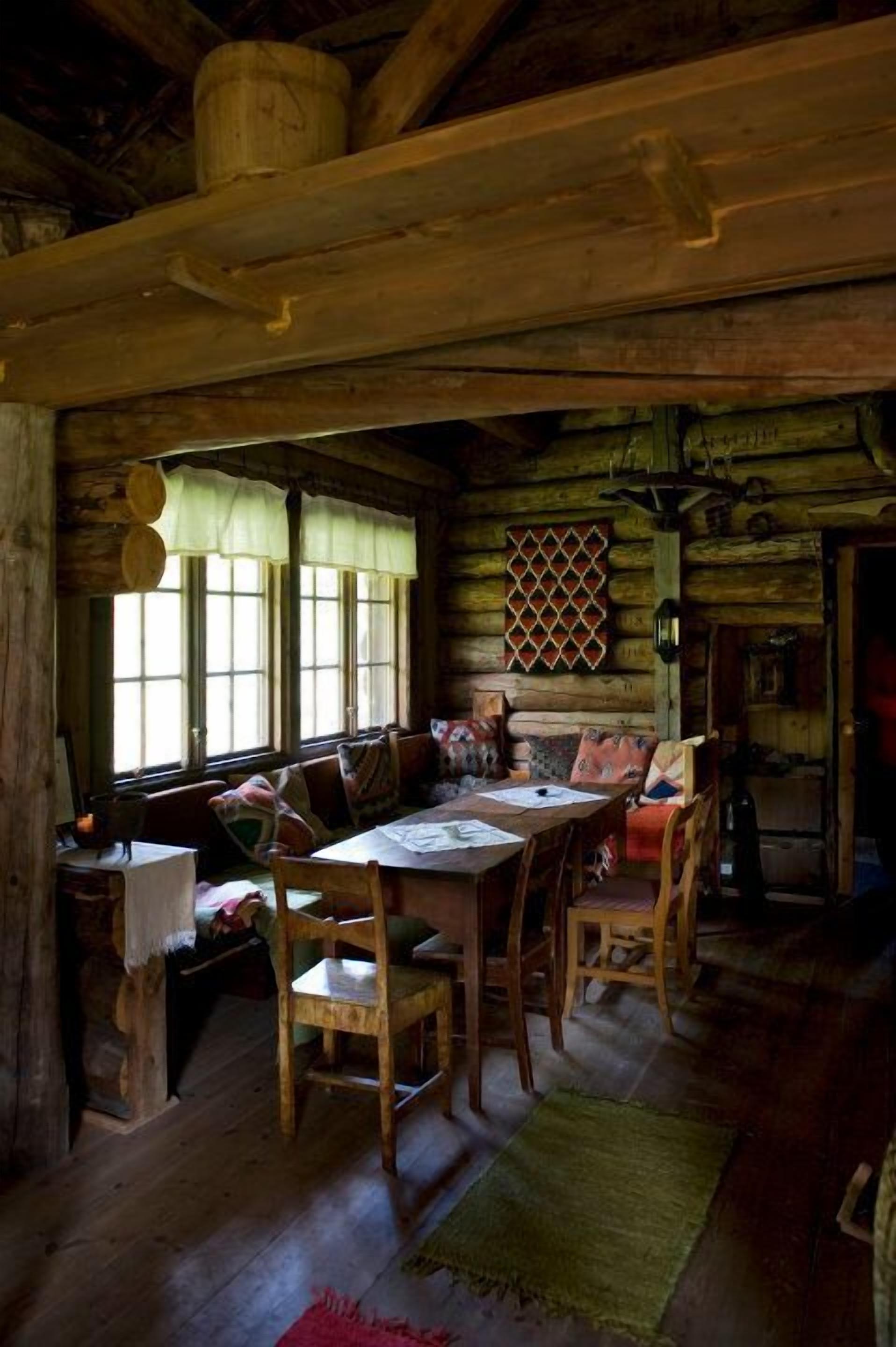 Familie-småhus, flere senger, hageutsikt | Oppholdsområde | Peis