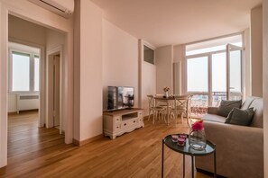 TV - PADOVA TOWER 13TH FLOOR CITY VIEW SCIROCCO TERRACE (Padova)