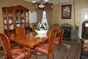 Dagelijks continentaal ontbijt (EUR 20 per persoon)