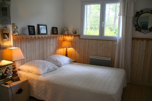 3 bedrooms, iron/ironing board, WiFi, bed sheets - Comfortable house, big pool with wooden terrace, ideal location (Lacanau)