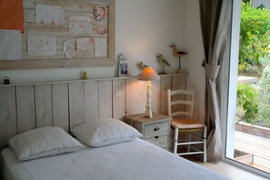 3 chambres, fer et planche à repasser, Wi-Fi, draps fournis