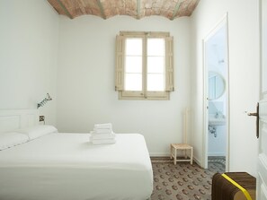 4 dormitorios, tabla de planchar con plancha, Internet y ropa de cama