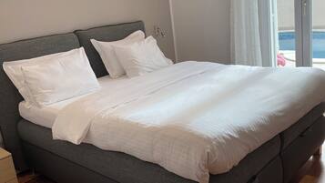 2 Schlafzimmer, Zimmersafe, Bügeleisen/Bügelbrett, WLAN