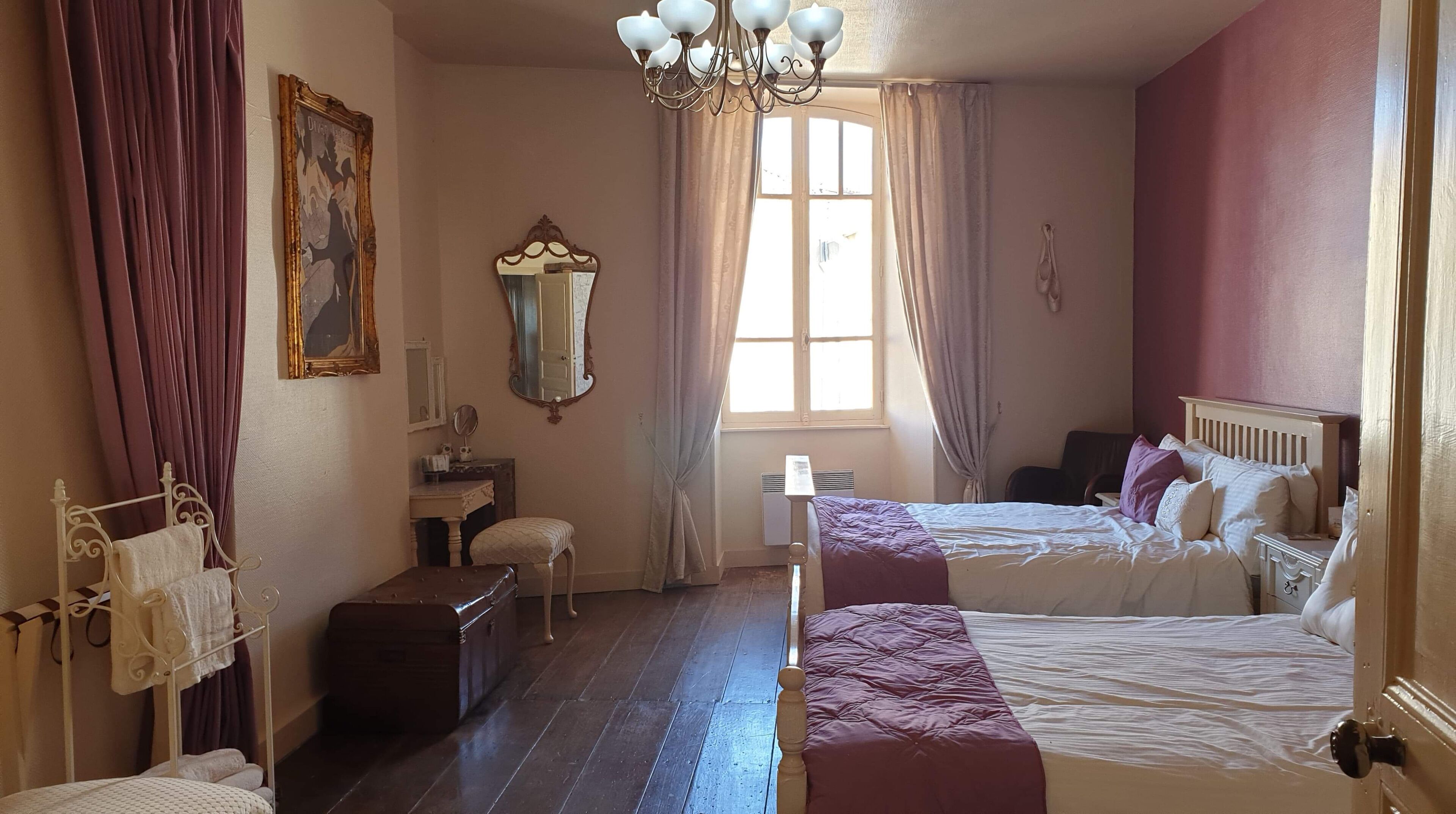 2 slaapkamers, een kluis op de kamer, een strijkplank/strijkijzer