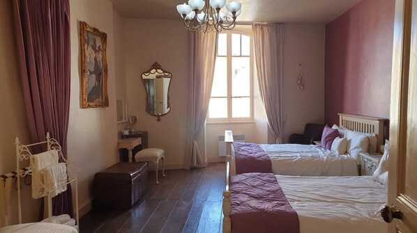 2 habitaciones y caja de seguridad en la habitación