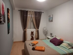 2 bedrooms, in-room safe, iron/ironing board, free WiFi
