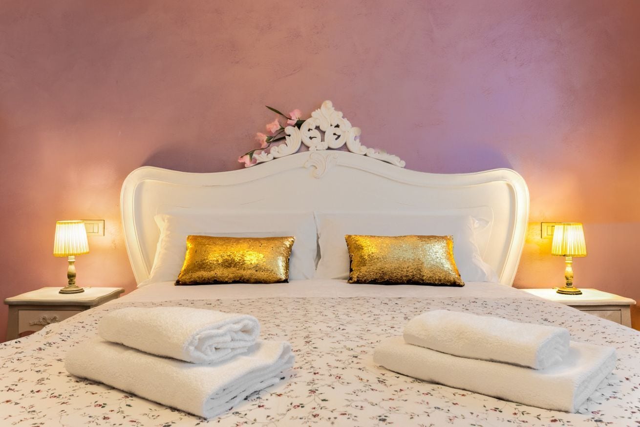 3 bedrooms, in-room safe, iron/ironing board, WiFi