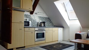 Microwave, oven