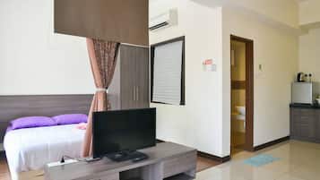 1 chambre, fer et planche Ă  repasser