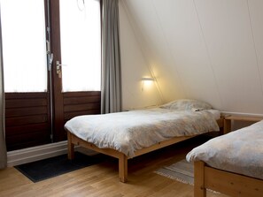 3 chambres, fer et planche à repasser, Wi-Fi gratuit, draps fournis