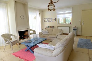 Villa, 4 Bedrooms, Private Pool | Living room
