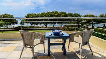 Villa, 5 slaapkamers, privézwembad, uitzicht op zee | Uitzicht vanaf balkon