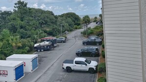 Property grounds - Ocean View Condo • NEWLY UPDATED! • Steps to Beach • Family Friendly • Sleeps 6 (Hilton Head Island)