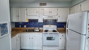 Coffee/tea maker, fridge, microwave, oven - Ocean View Condo • NEWLY UPDATED! • Steps to Beach • Family Friendly • Sleeps 6 (Hilton Head Island)