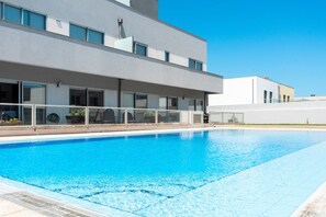 Pool - Porto city and beach apartment (Lavra)