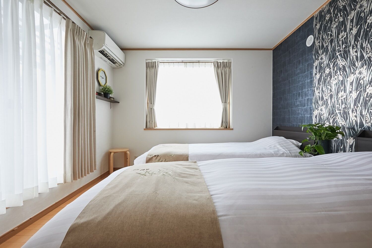 4 bedrooms, iron/ironing board, free WiFi, bed sheets