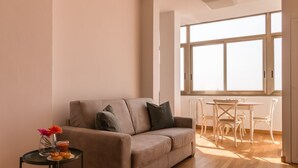 Living area - PADOVA TOWER 13TH FLOOR CITY & HILLS VIEW LIBECCIO (Padova)