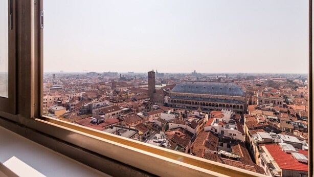 Interior - PADOVA TOWER 13TH FLOOR CITY & HILLS VIEW LIBECCIO (Padova)