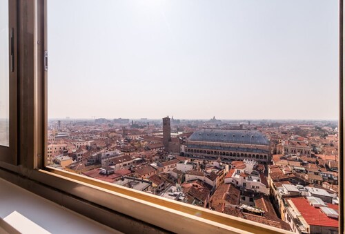 PADOVA TOWER 13TH FLOOR CITY & HILLS VIEW LIBECCIO