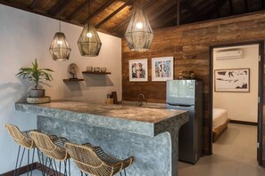 3 soverom, strykejern/-brett, internettilgang og sengetøy