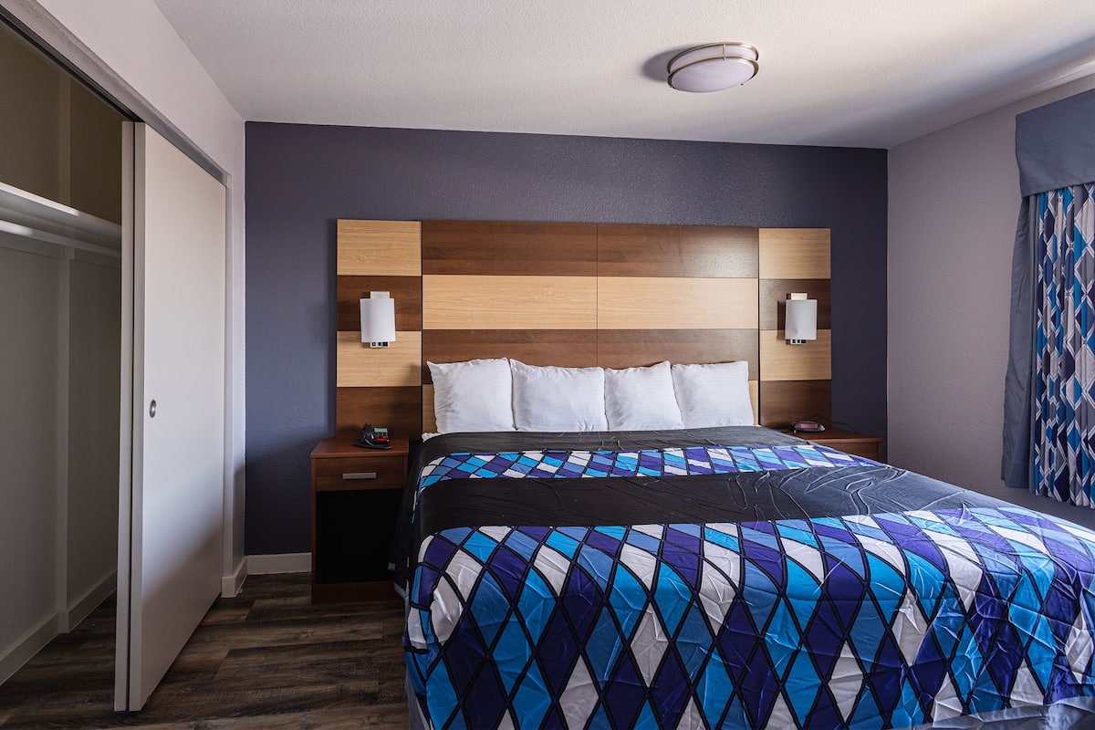 1 bedroom, in-room safe, desk, laptop workspace