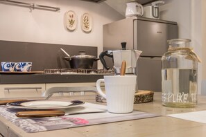 Kühlschrank, Ofen, Herdplatte, Geschirrspüler