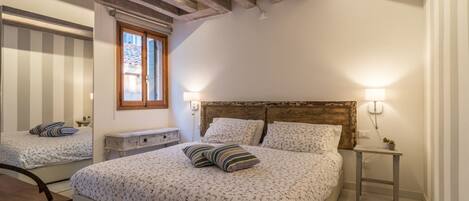 1 غرفة نوم ومكواة/لوح كي وواي فاي وملاءات أسرّة