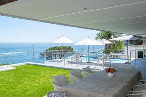 Outdoor dining - Clifton Sunset (Family Home) (Cape Town)