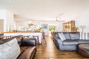 Smart TV, fireplace, Netflix, books - Clifton Sunset (Family Home) (Cape Town)