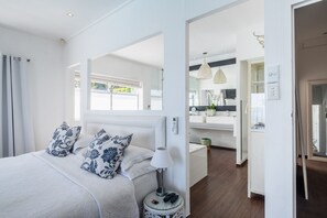 4 bedrooms, in-room safe, desk, iron/ironing board - Clifton Sunset (Family Home) (Cape Town)