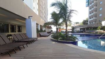 Piscina interna, piscina aquecida