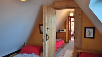 4 chambres, fer et planche à repasser, Wi-Fi, literie fournie
