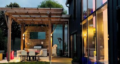 Loft – 15 people – 7 bedrooms – 6 bathrooms – Jacuzzi, Pool Table, Swimming Pool
