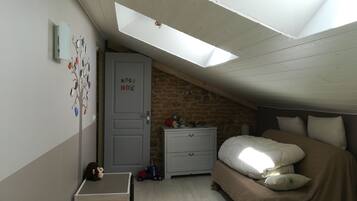 2 bedrooms, free WiFi, bed sheets
