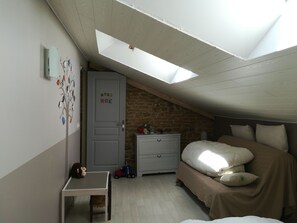 2 bedrooms, free WiFi, bed sheets