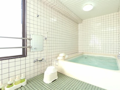 Bathroom. Green Hotel Komatsuya