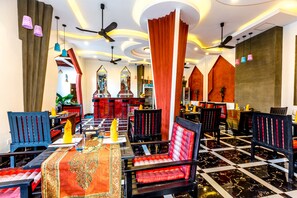 Café da manhã, almoço e jantar