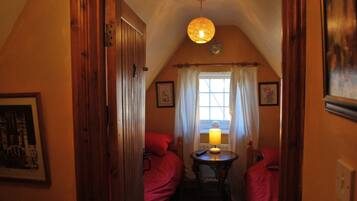 5 bedrooms, WiFi, bed sheets