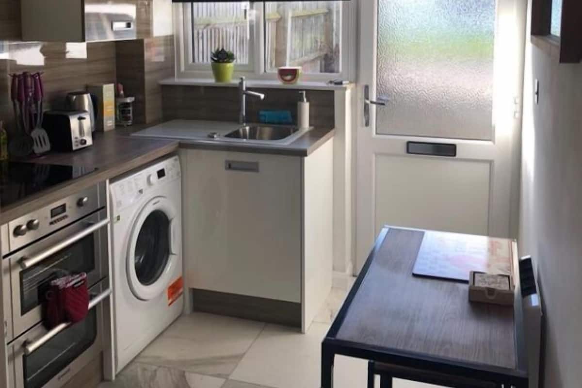 Comfort Studio Suite, 1 Double Bed | Private kitchen