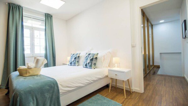 3 chambres, fer et planche à repasser, accès à Internet, literie fournie