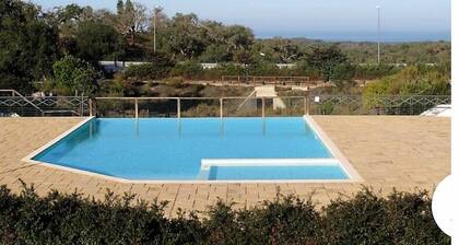 Heiliger Franziskus von Alentejo. Haus und Schwimmbad