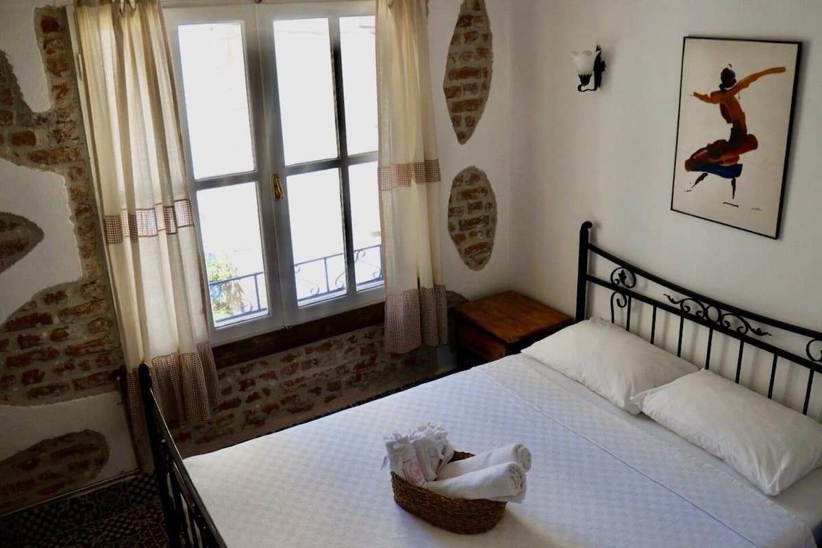 Design Double Room | Free WiFi, bed sheets