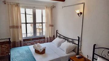 Tremannsrom – familie | Wi-fi (inkludert) og sengetøy