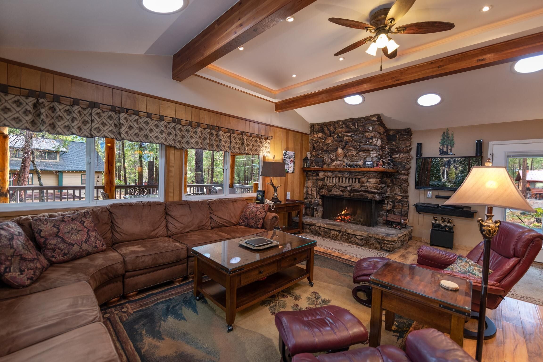 10 Cozy Cabin Rentals Near Yosemite National Park TravelAwaits