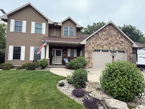 Exterior - EAA or Pyrotechnics Guild International Events -Executive Home only 20 min away! (Neenah)