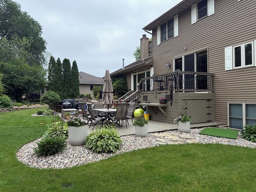 EAA or Pyrotechnics Guild International Events -Executive Home only 20 min away!