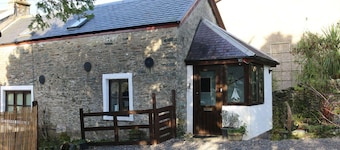 Yewtree Cottage -the Art House