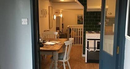 Yewtree Cottage -the Art House