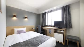 Desk, laptop workspace, iron/ironing board, free WiFi