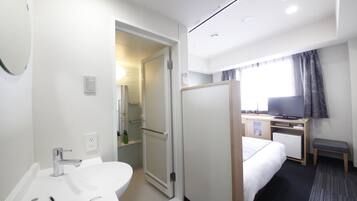 Desk, laptop workspace, iron/ironing board, free WiFi